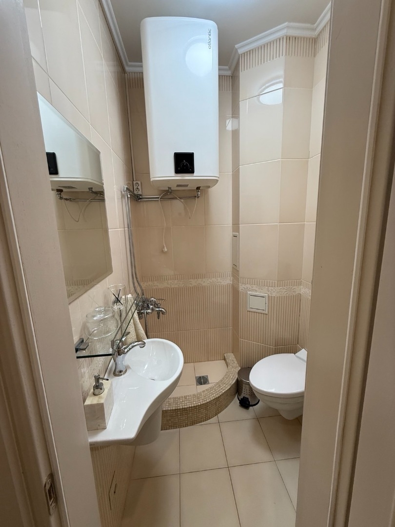 продажа трехкомнатной квартиры номер A-173525 в Приморском районе, фото номер 19